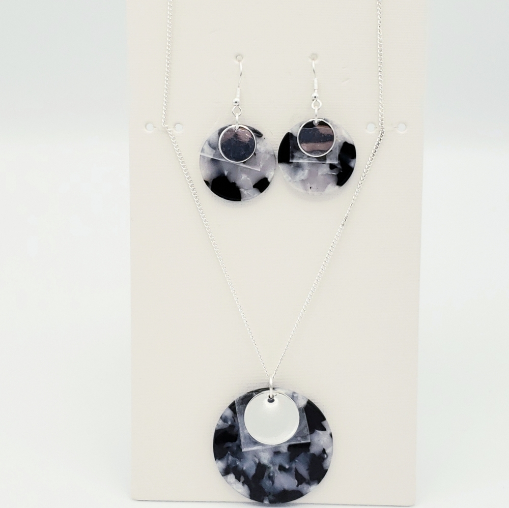 Brand New CVS Jewelry: Brand ( I am)